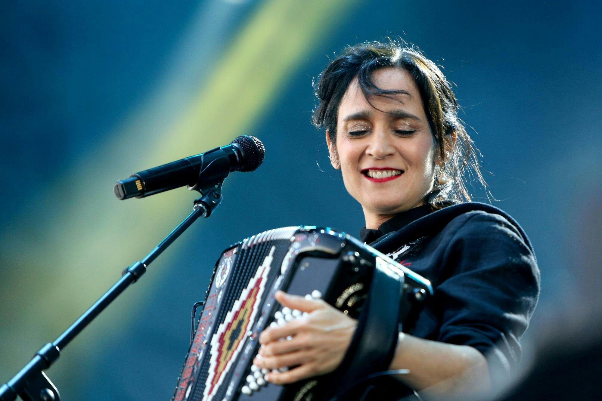 JULIETA VENEGAS: 5 DATOS CURIOSOS QUE QUIZÁ NO SABÍAS DE LA CANTAUTORA MEXICANA