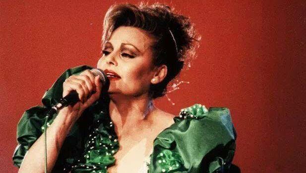 ROCÍO DÚRCAL: LA ESPAÑOLA QUE CONQUISTÓ LAS RANCHERAS