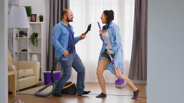 LAS MEJORES CANCIONES PARA LIMPIAR
