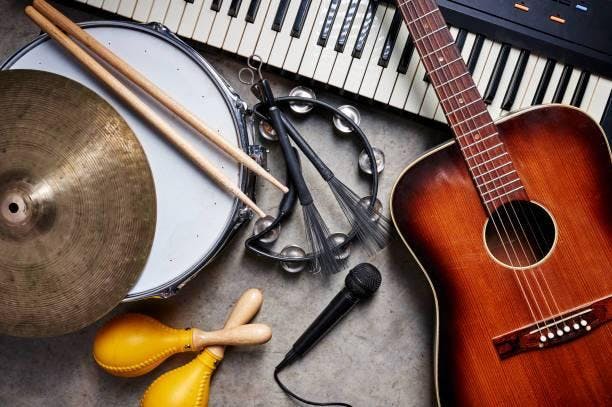 INSTRUMENTOS MÁS FÁCILES DE APRENDER A TOCAR