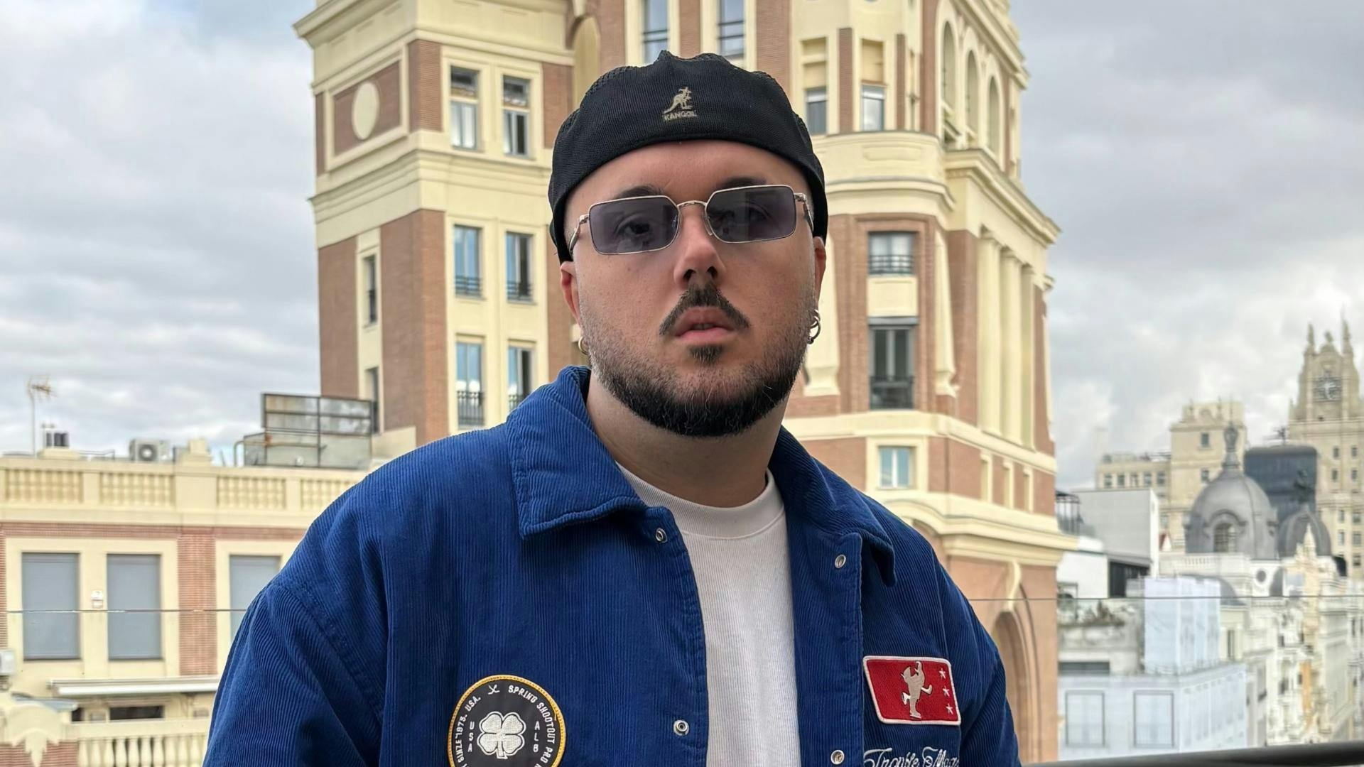 EL ARTISTA CANARIO DELLACRUZ APRENDE DEL PASADO Y PARTE ‘DE CERO’