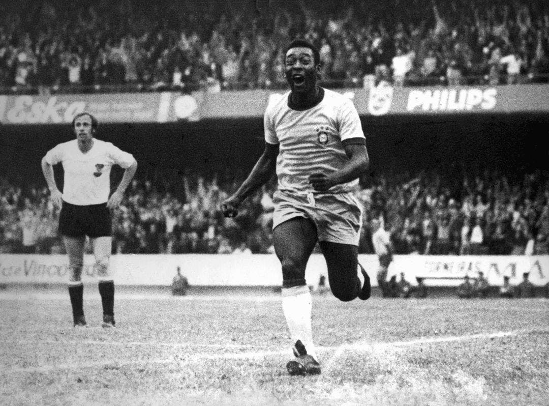 ¿El mejor de la historia? Guarello repasa la carrera de Pelé, uno de los mejores goleadores de los mundiales