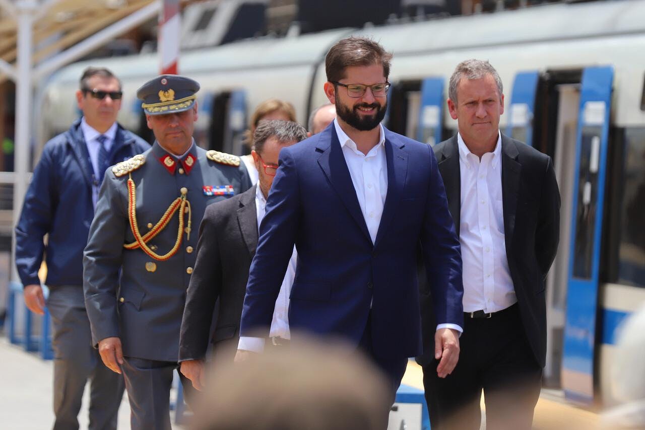 Experta en transportes y anuncio de tren Santiago-Valparaíso: “Esto tiene que ser sustentado con un sistema de carga”