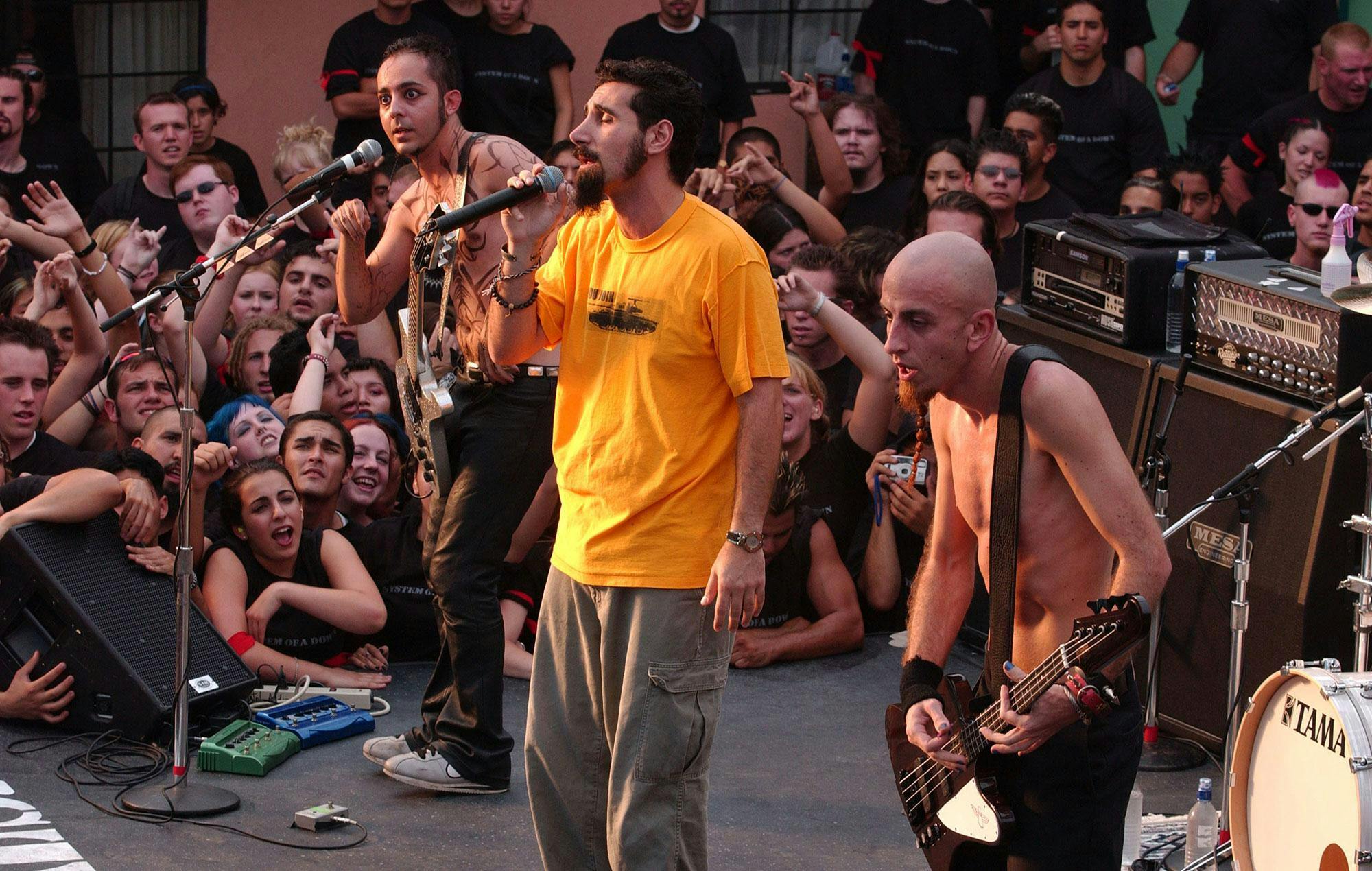 Entre la censura y el éxito: El atentado a las Torres Gemelas y la siniestra connotación que recibió “Chop Suey” de SOAD