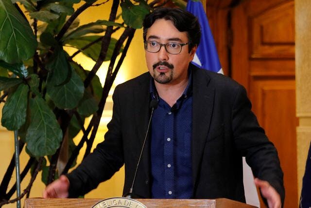 Senador Latorre (RD): “No somos anti-carabineros, entendemos el rol fundamental que cumplen en el resguardo del orden público”