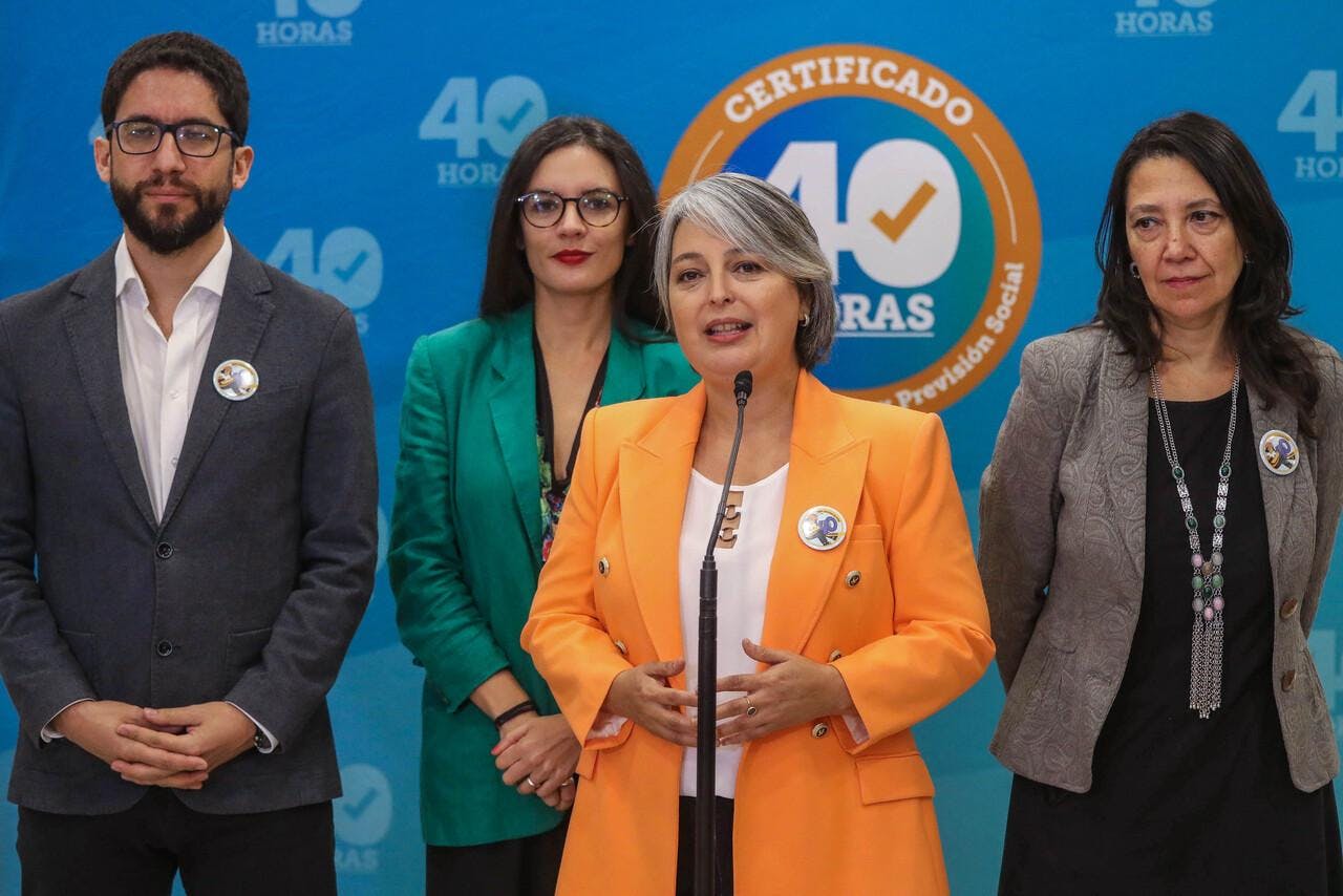 Jeannette Jara por ley de 40 horas: “El proyecto de ley tiene una cláusula directa que es sin rebaja de remuneraciones”