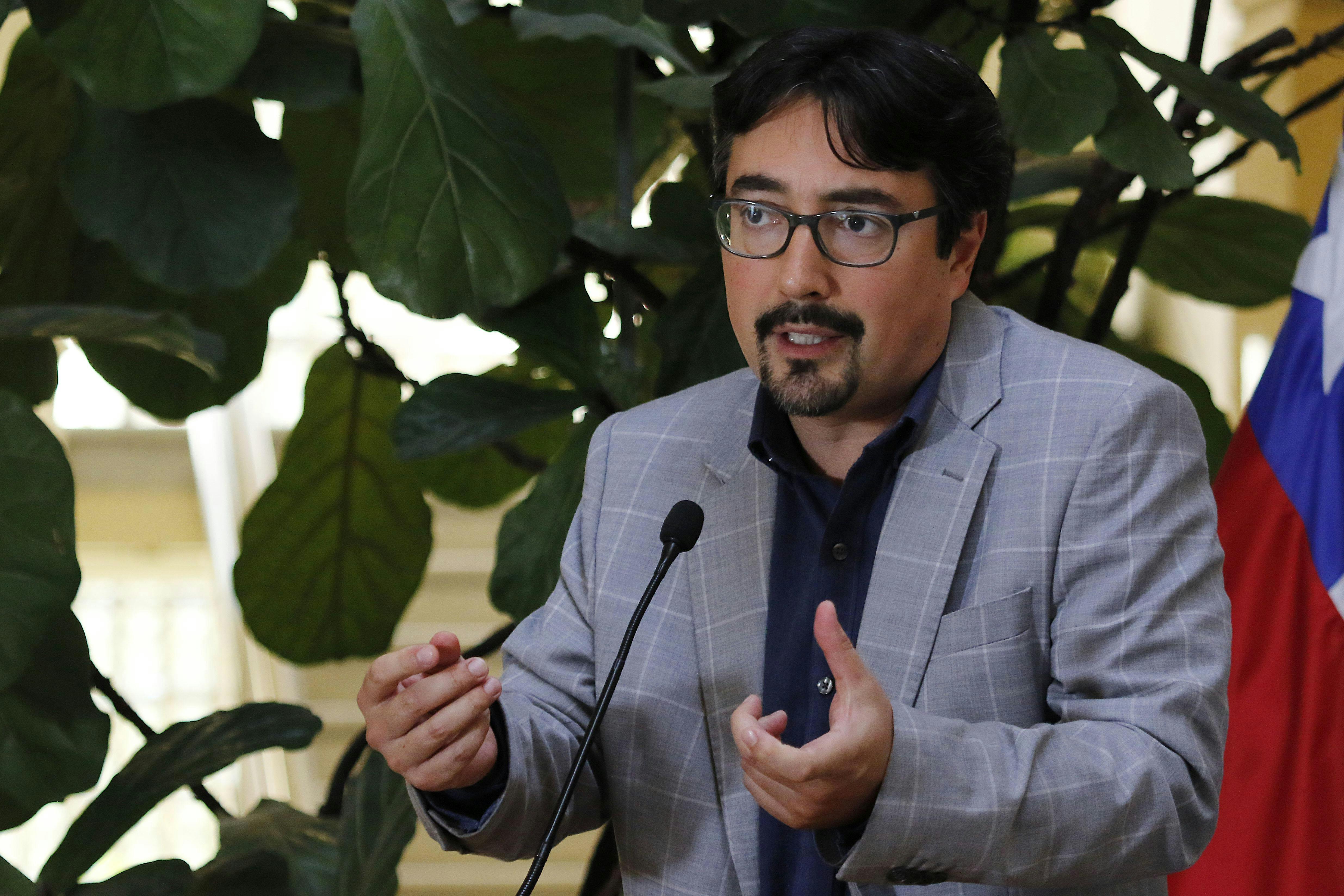 Senador Latorre tras cónclave oficialista: “Fue una muy buena reflexión, hubo bastante autocrítica”