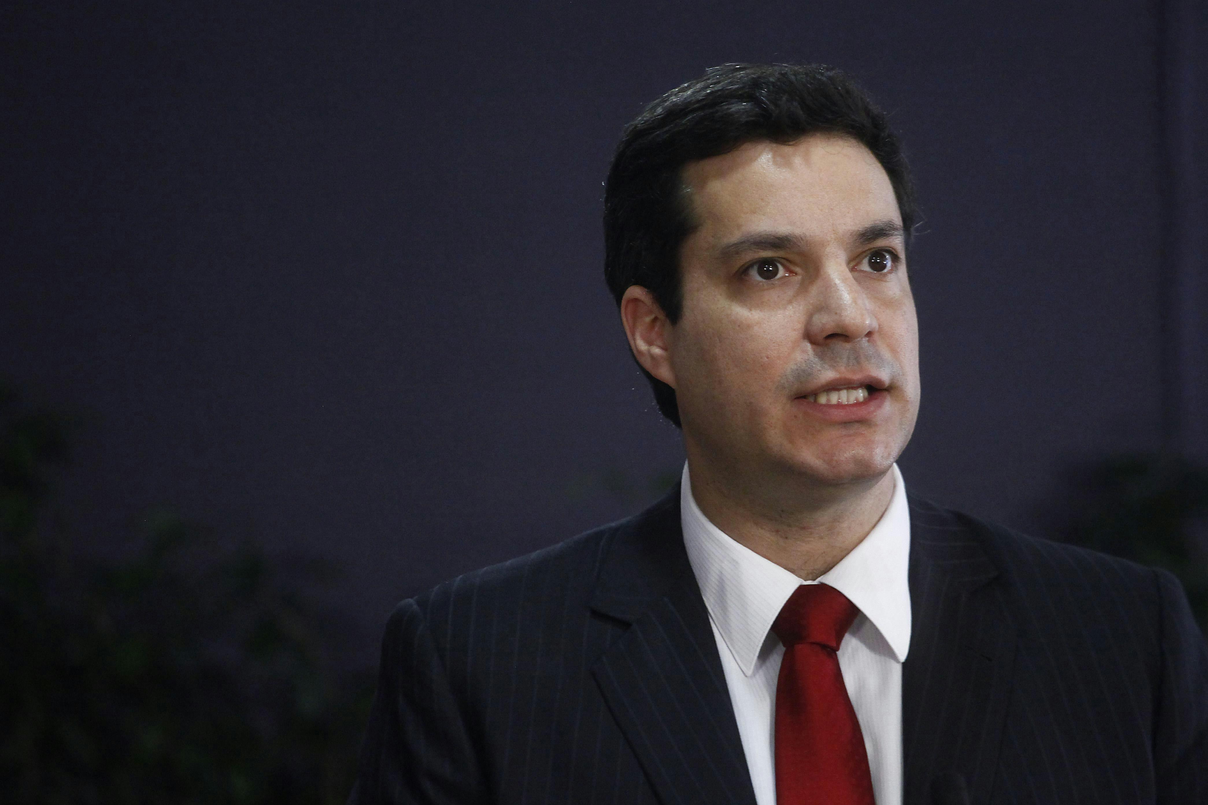 Ex superintendente de Salud: Lo principal es generar un mecanismo de asegurar que el sistema siga financiando las prestaciones de salud que tienen derecho los afiliados