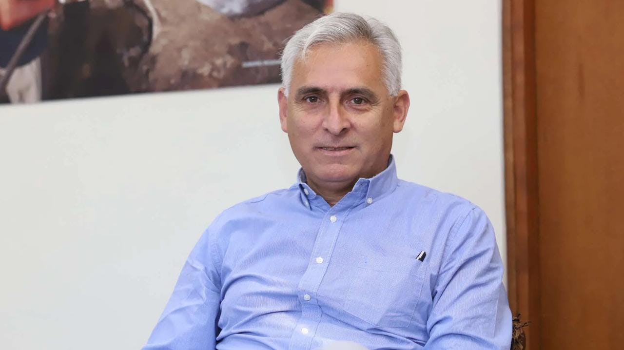 Gobernador de O'Higgins: Pedimos que no hubiera turismo de tragedia. Mucha gente va a sacarse fotos con el río a tope y provoca que los equipos de emergencia no puedan trabajar