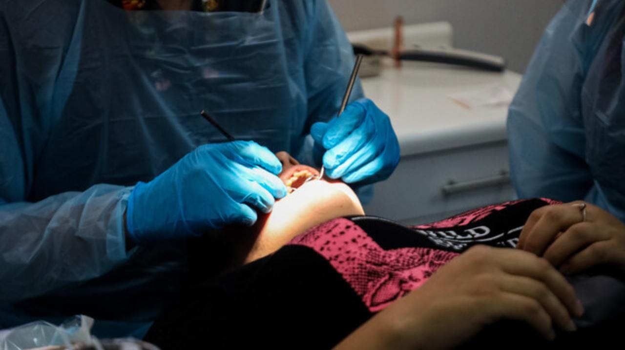 Académico UFRO por situación dental de los chilenos: “El 90% de los pacientes atendidos presentaban una alta prevalencia de caries dentales y enfermedades periodontales