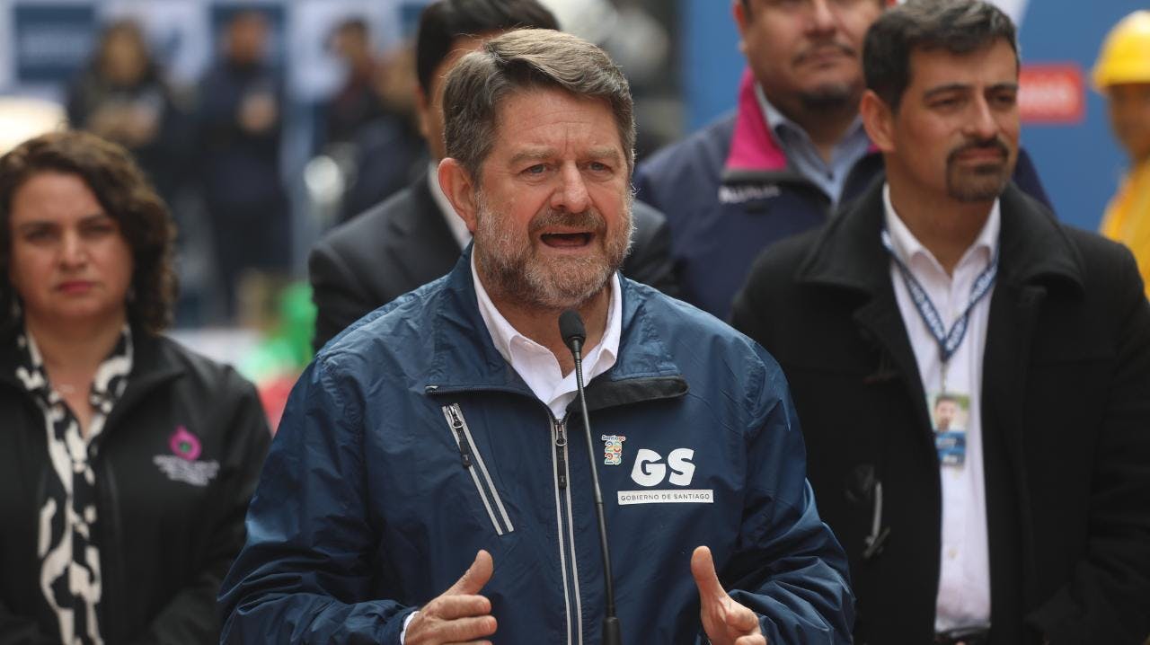 Gobernador de la Región Metropolitana tras sistema frontal: Hay que avanzar en la construcción de infraestructura que permita hacer frente a los efectos del cambio climático
