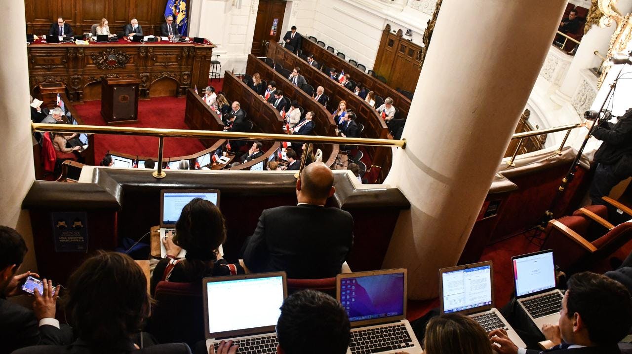 Viera Gallo y Hube por los puntos más polémicos de la propuesta de nueva constitución