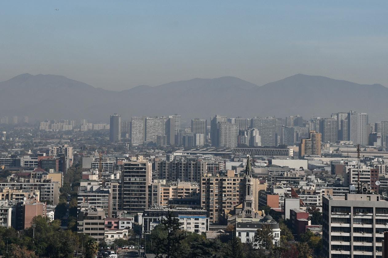 Gerente de estudios y políticas públicas de la CChC por caída de inversión inmobiliaria: Está más difícil para las empresas financiarse para realizar proyectos nuevos