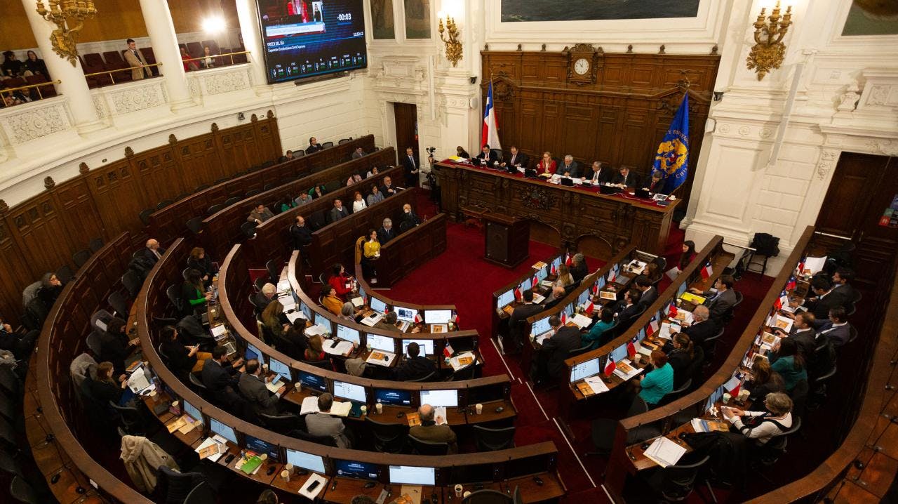 Viera Gallo y Hube por los discursos de cierre del Consejo Constitucional y las acusaciones constitucionales contra los jueces