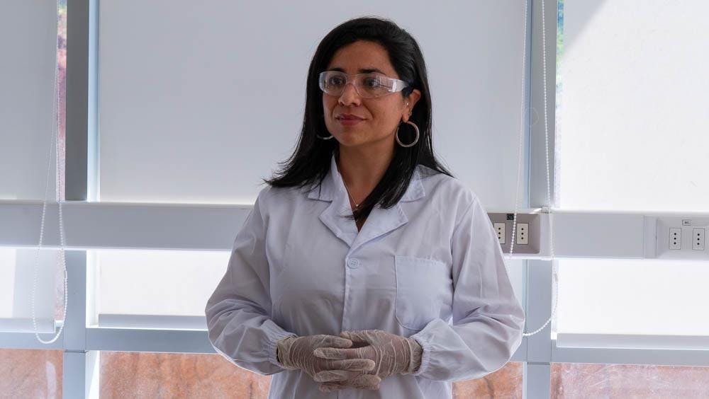 Dra. Clavería por proyecto ThromboCheck:Lo que hacemos es cuantificar el tiempo que toma en formarse este trombo y ese tiempo se llama tiempo de oclusión