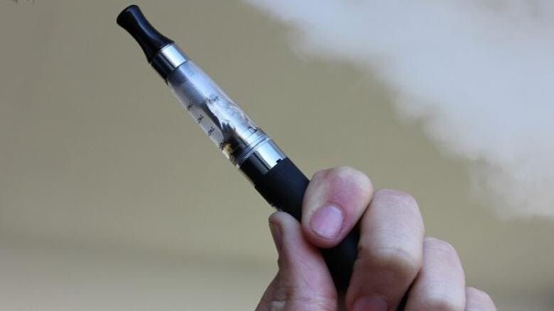 Dra. Silva por uso de vaporizadores: Usualmente son percibidos como dispositivos menos riesgosos, incluso mucha gente ni siquiera sabe que contienen nicotina
