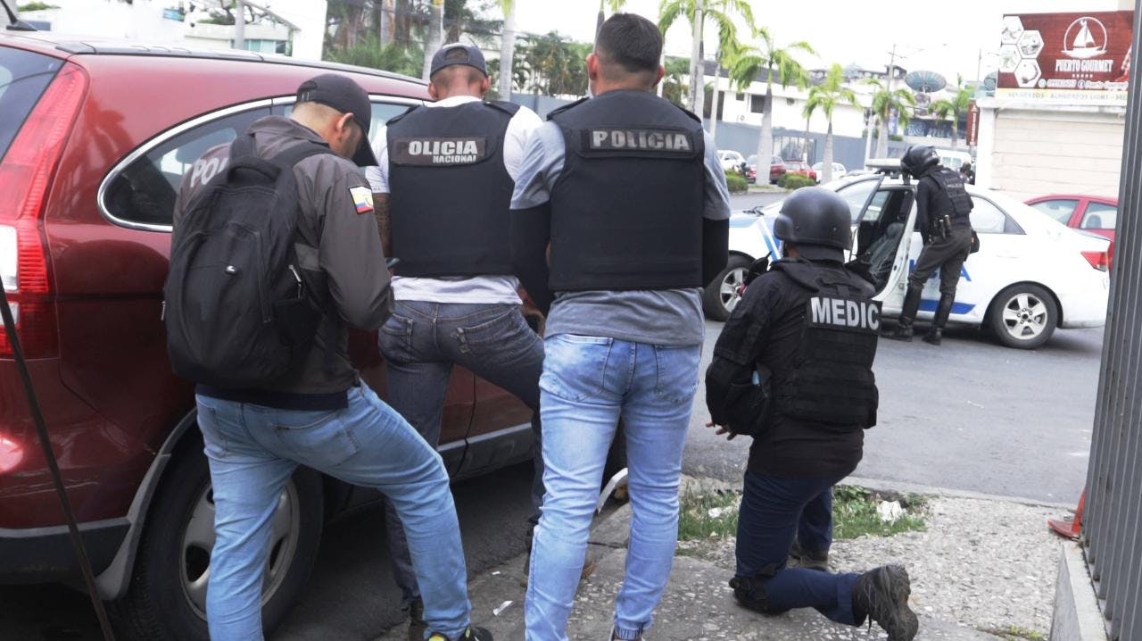 Periodista Mónica Almeida por asalto a cadena televisiva en Ecuador: El narcotráfico se quiere apoderar del territorio para poder utilizar los puertos para exportar droga