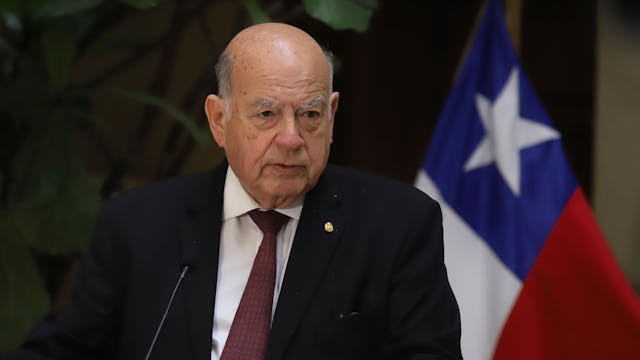 Senador Insulza sobre expresidente Piñera: "Ahora viene un funeral de Estado y espero que todos asistan de manera sincera"