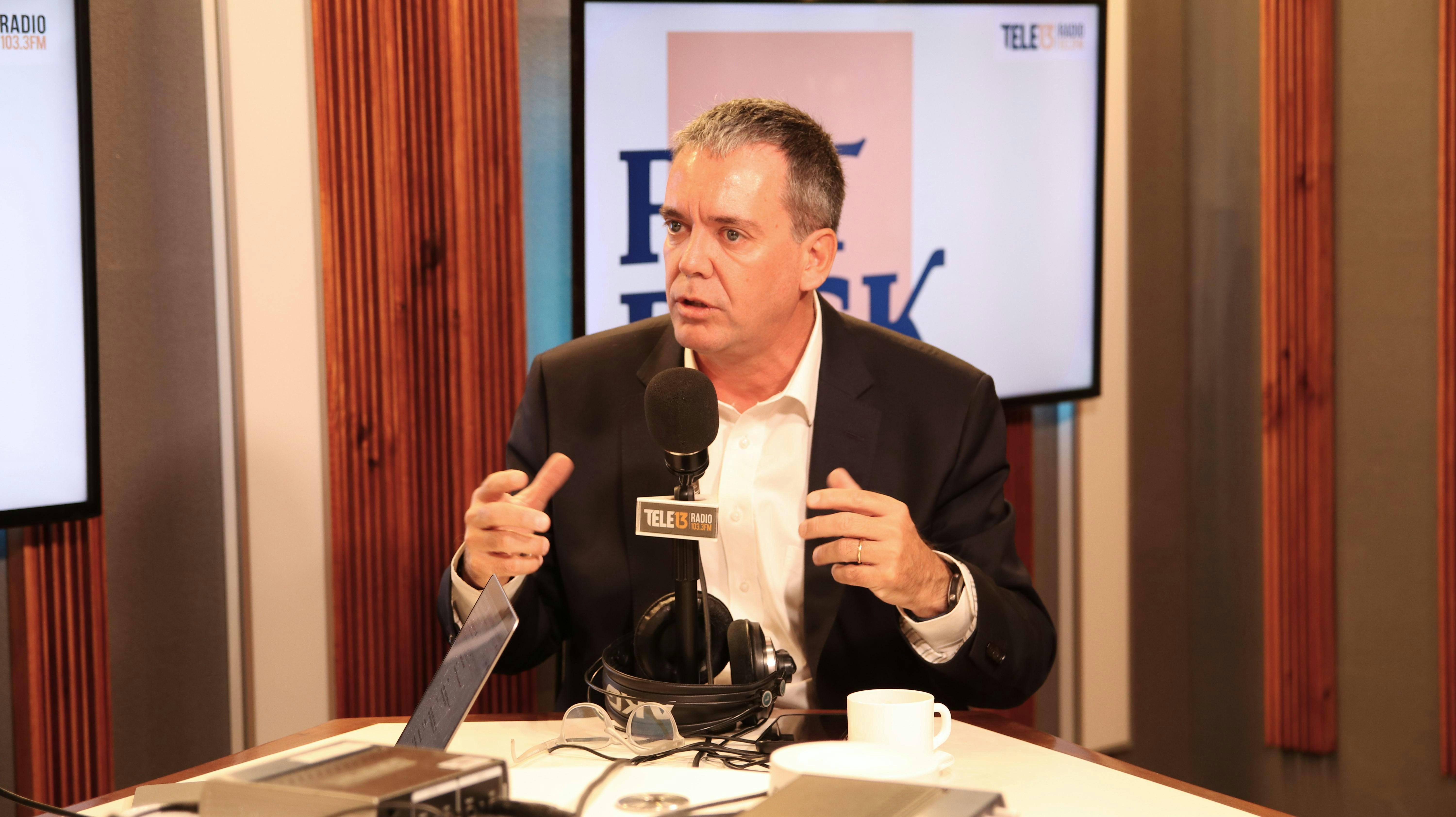Felipe Harboe por suspensión de partidos: El problema de la violencia en los estadios no es un problema de hinchas, es de delincuentes