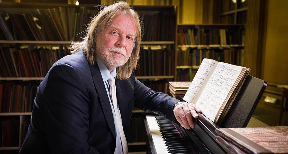 El legendario músico Rick Wakeman regresa por última vez a cautivar al público chileno