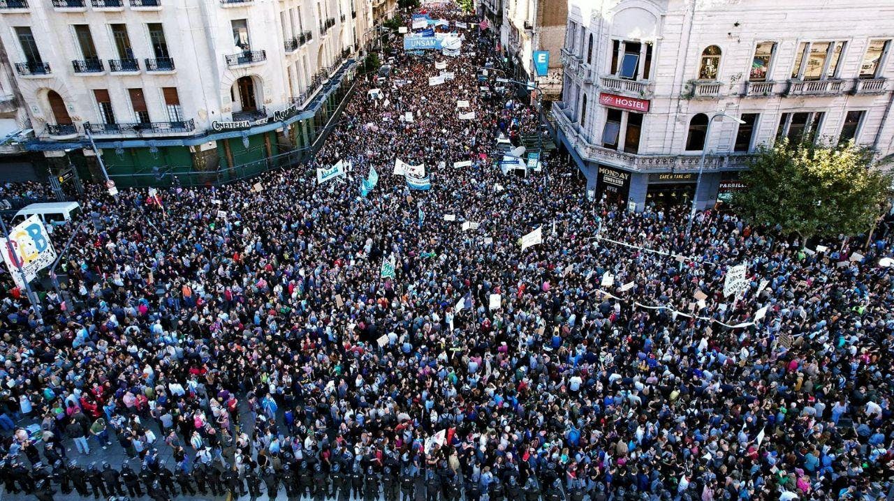Editor La Nación Argentina por marcha contra Milei: No veo la conformación de un frente político de resistencia