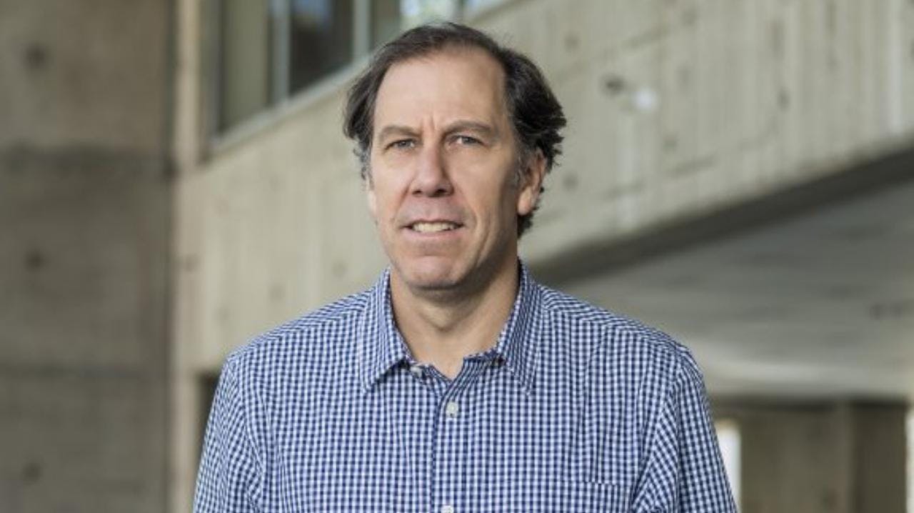 Académico Economía UC por delación compensada caso de colusión en el mercado de los gases: “Tenemos la posibilidad de desbaratar este cartel y disuadir próximos”