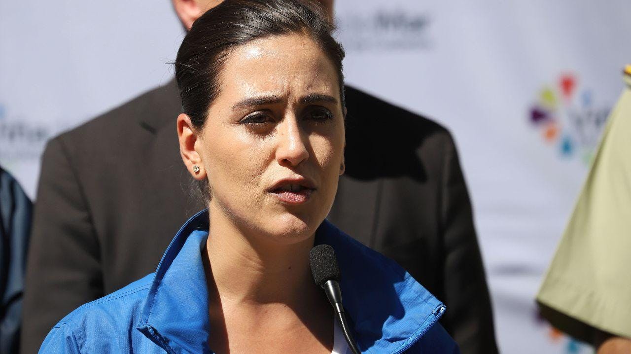 Alcaldesa Ripamonti por nuevo socavón: “Se le advirtió el año pasado al Serviu y no se hizo nada en el lugar. Se podría haber evitado lo que pasó”