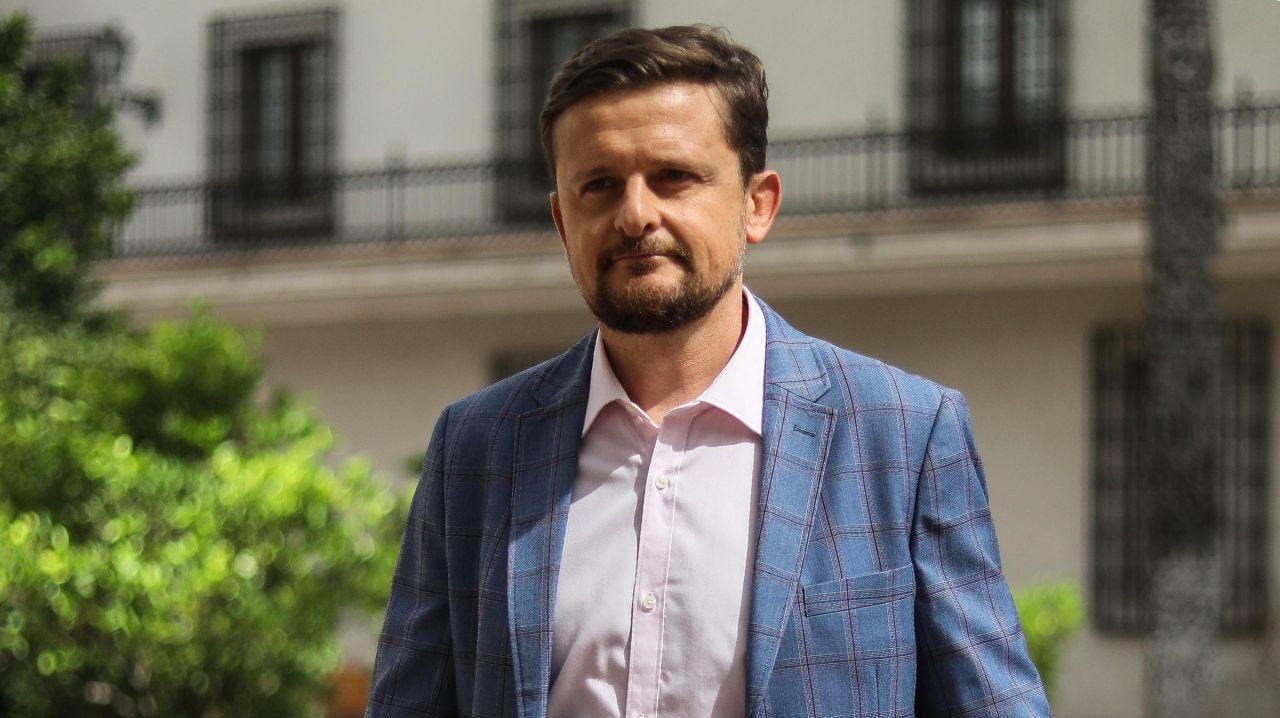 Diputado Schubert por discusión sobre tratamiento para disforia de género: “Las hormonas que se están utilizando no están aprobadas por el ISP para esos fines”