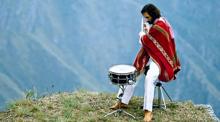 Los grandes bateristas de la música chilena e internacional que merecen nuestro reconocimiento