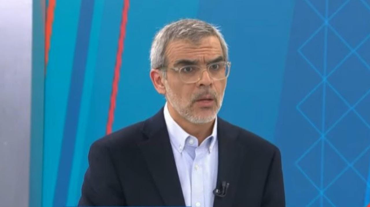 Ministro Cordero por sobrepoblación penal: “No hay otra manera de avanzar a resolver este problema si no es con una ley que permita construir cárceles rápidamente”