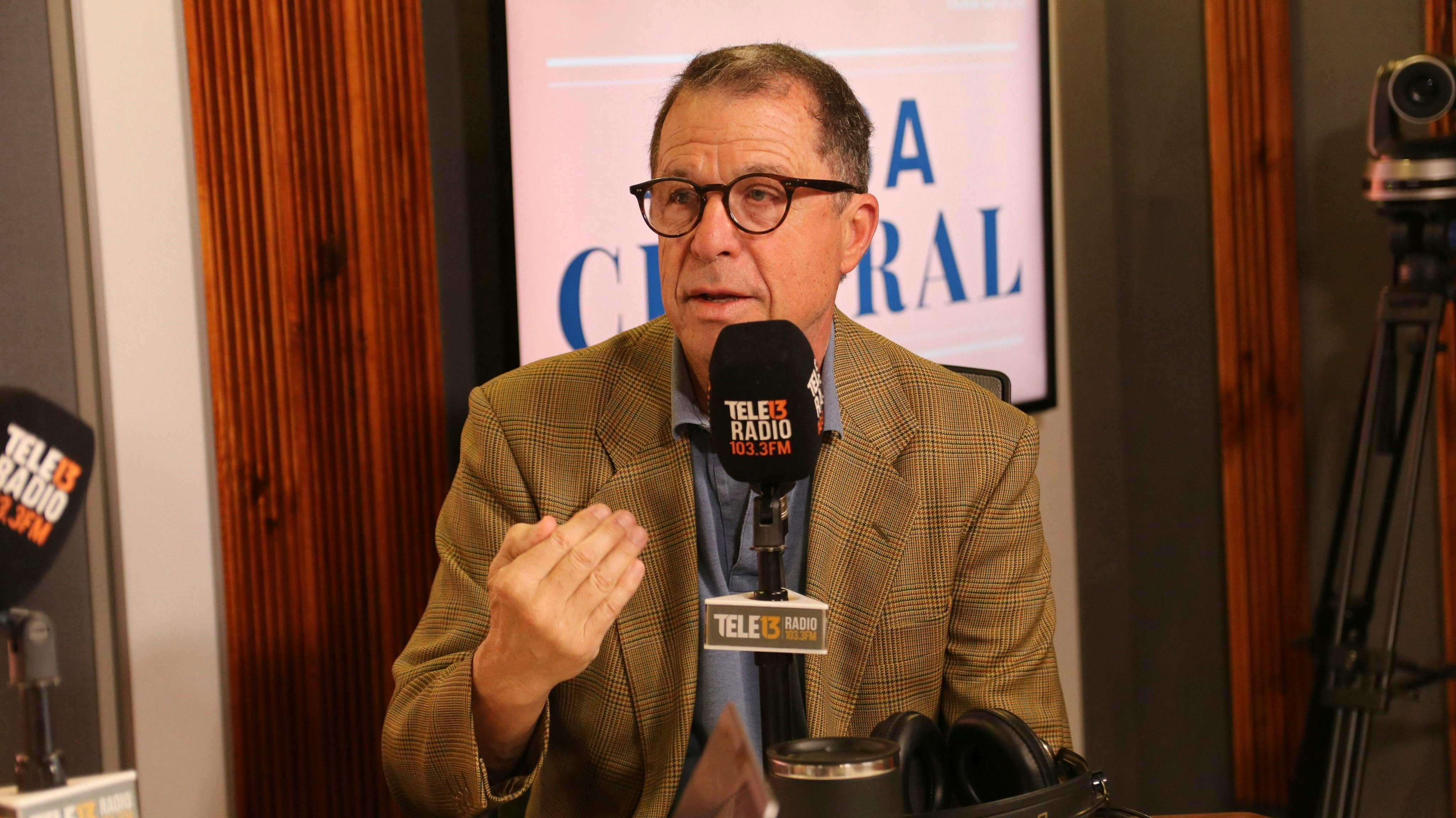 Economista Sebastián Edwards: El neoliberalismo ya cayó, no creo que vaya a revivir