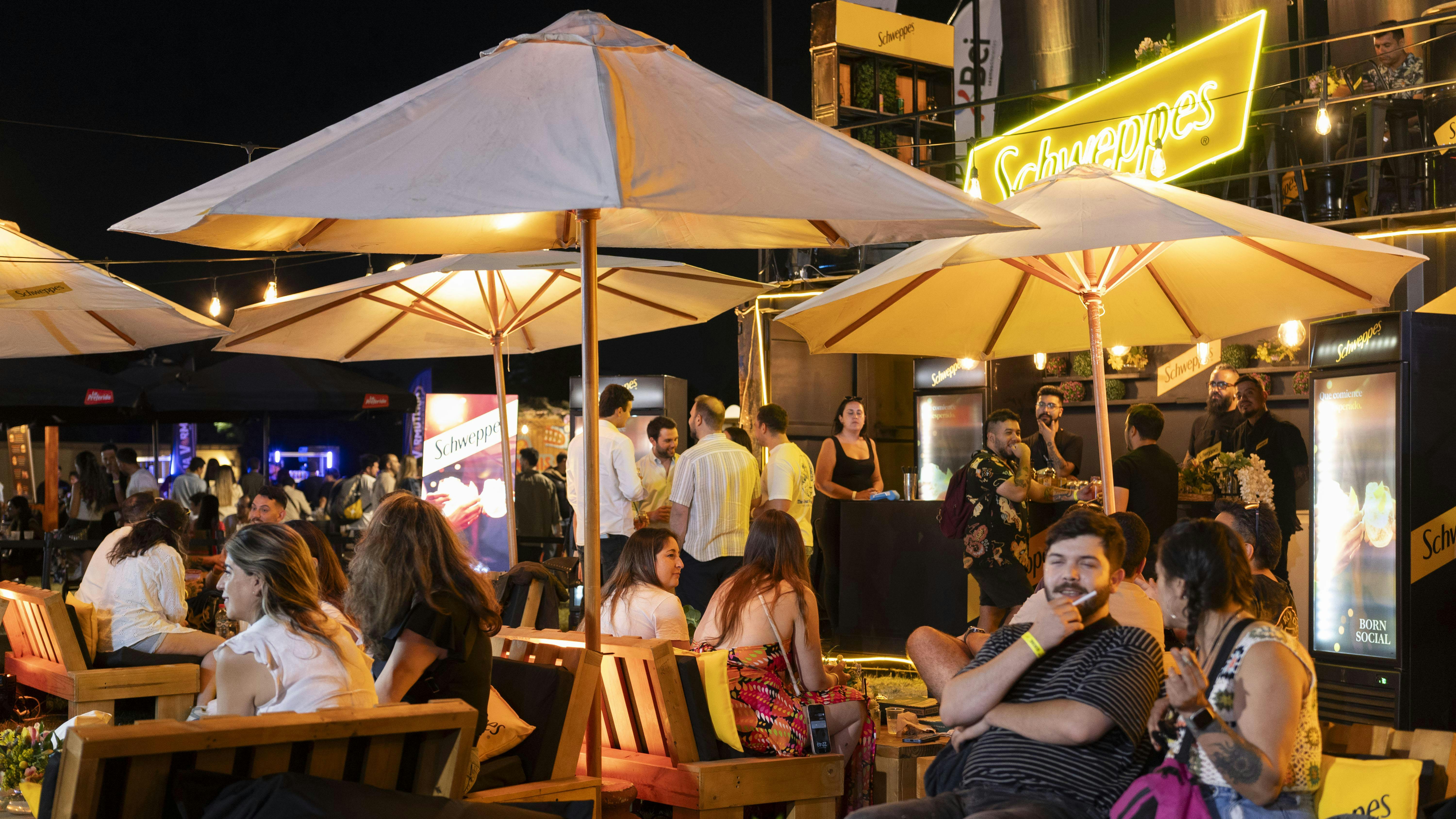 Sabor, efervescencia y creatividad: La magia de Schweppes en Coctelera Festival