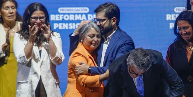 Analista Marco Moreno por acto de reforma de pensiones: “Lo del baile puede no gustarles, pero la política es así”