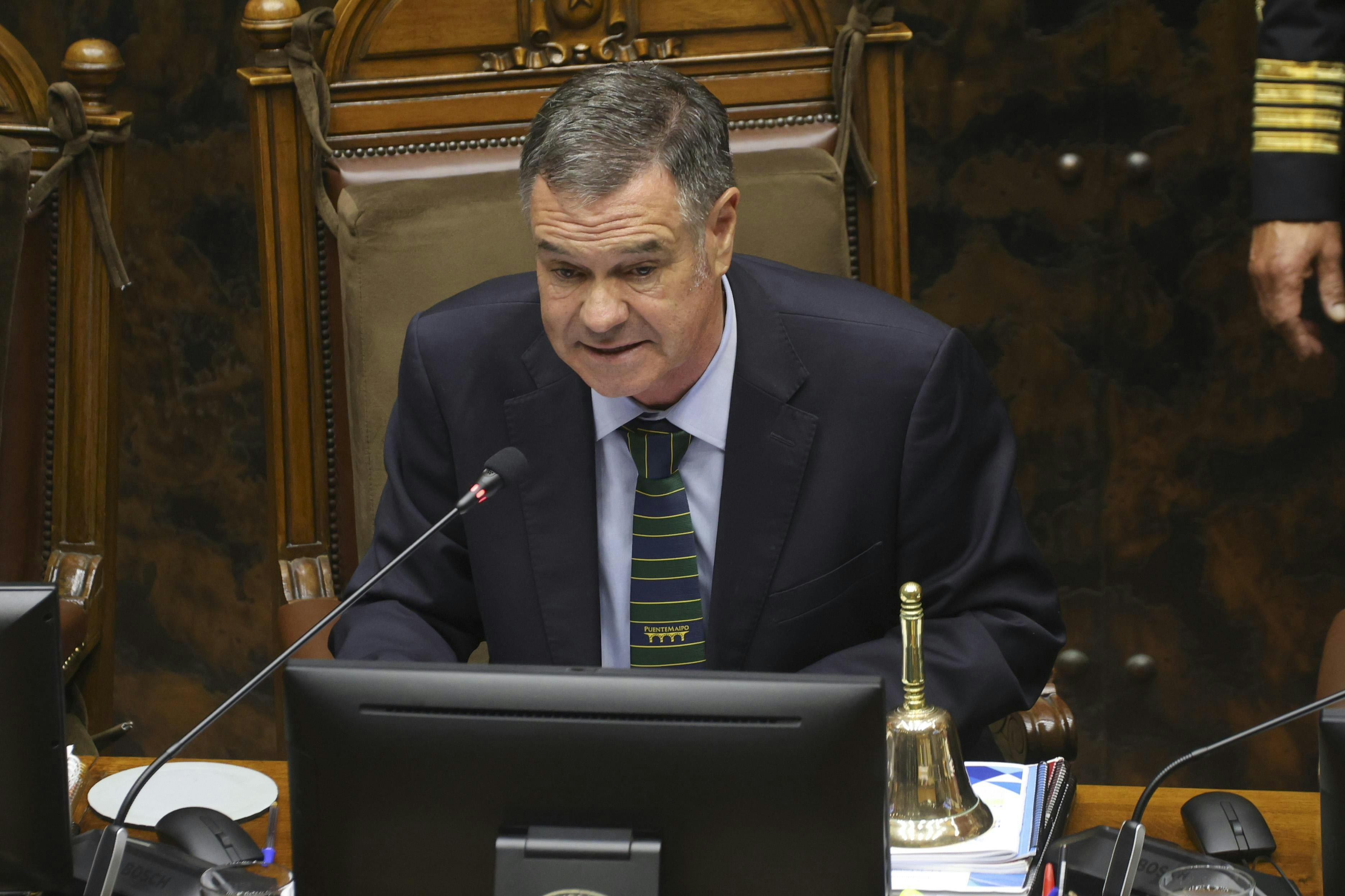 Ossandón defiende a Matthei por dichos del golpe: “Creo que indujeron a Evelyn a un tema que no había por qué meterse”