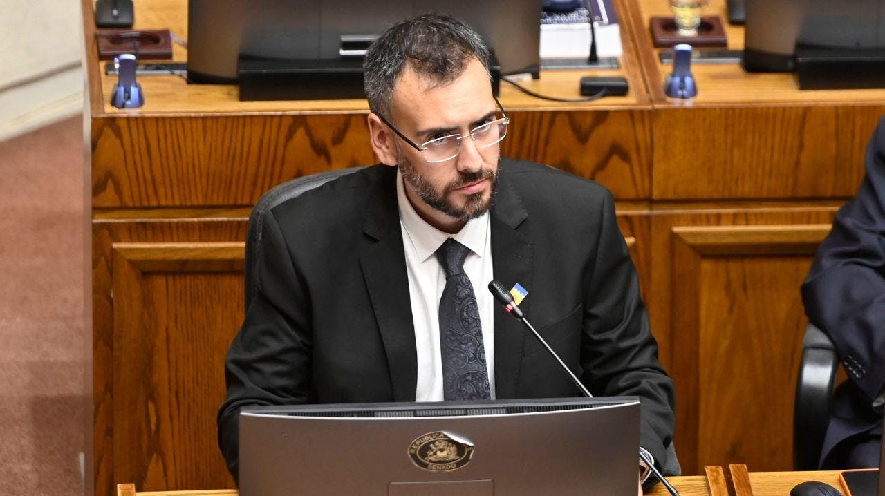 Senador De Rementería (PS) por baja de Vodanovic: “El camino es desde mi punto de vista apoyar a Carolina Tohá”