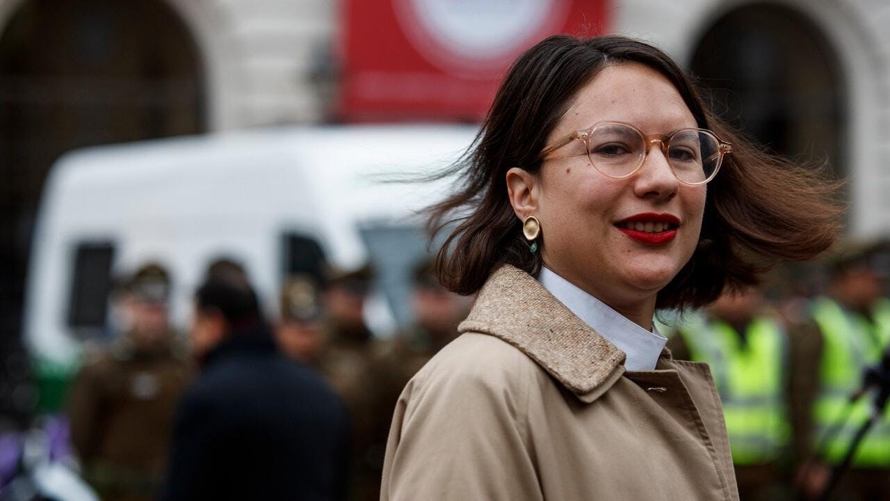 Sierra Bella: Irací Hassler (PC) contraataca tras decisión de Fiscalía de "no perseverar" (y el reparo de Desbordes)