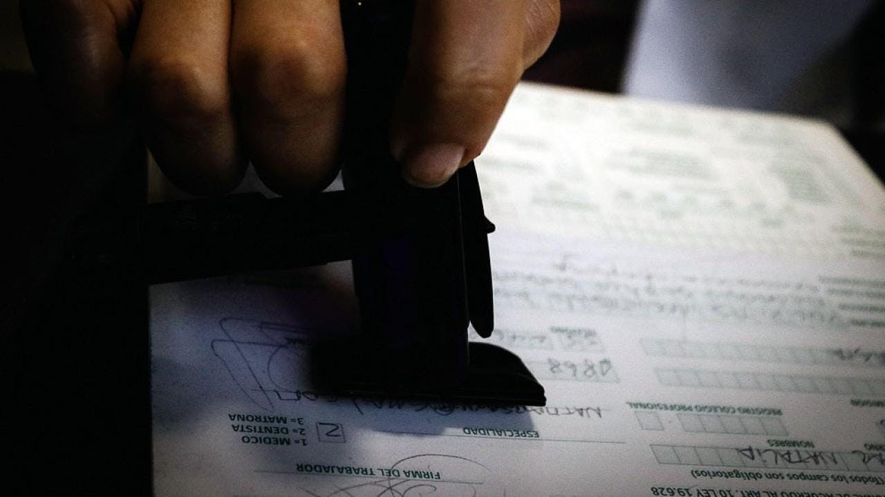 Compin detecta que 1.470 médicos emitieron más de 30 mil licencias mientras estaban con reposo