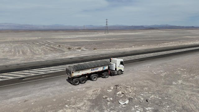 De diésel a híbrido-eléctrico: SQM y Movener revolucionan el transporte pesado en Chile