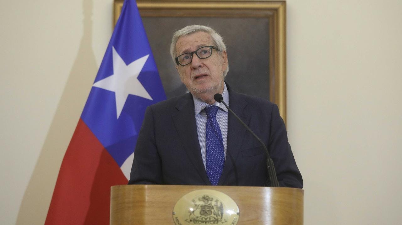 Canciller Van Klaveren por conflicto en Medio Oriente: "Haber sostenido el principio de rechazo al uso de la fuerza no significa que estemos condonando el comportamiento de Irán"