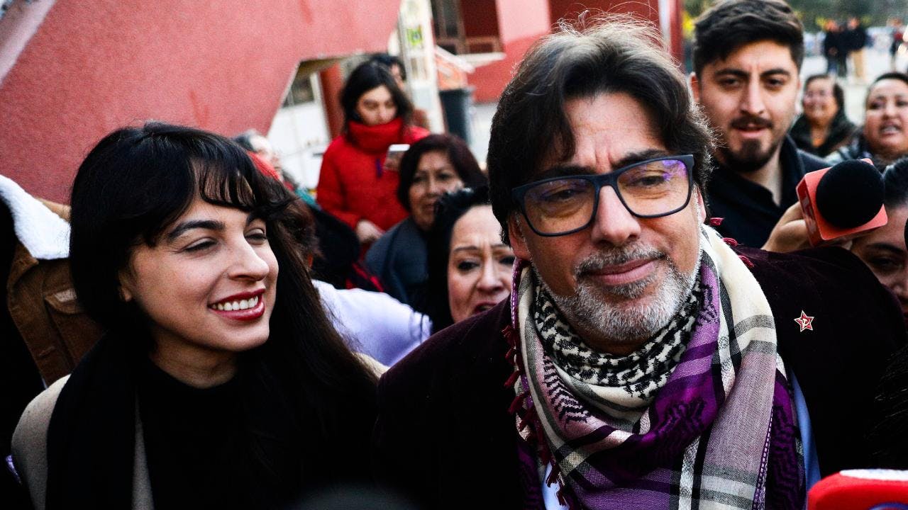 Daniel Jadue retrocede y reconoce error tras pronunciarse por militancia de Jara (PC): “Aún no es discutido”