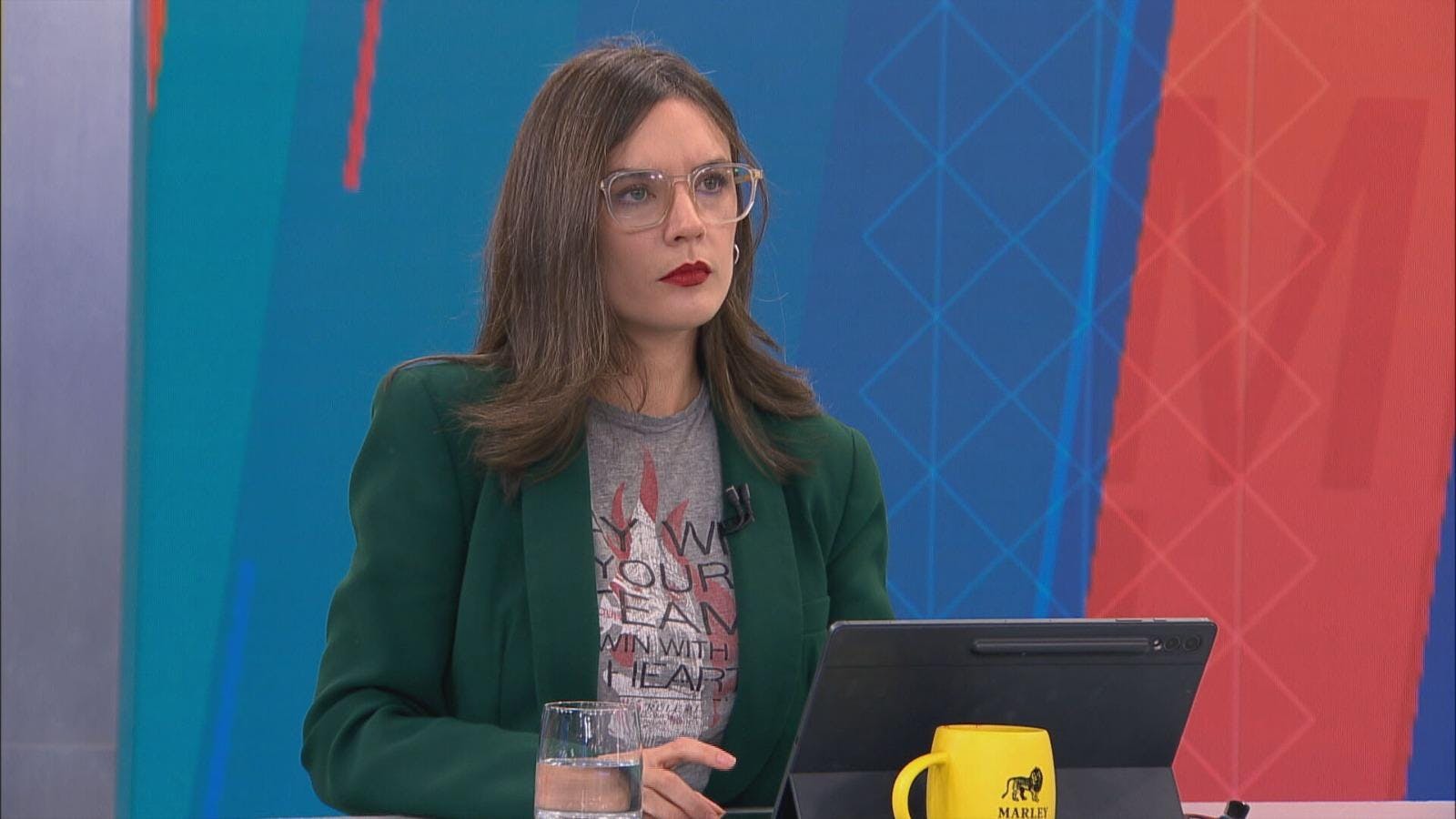 Camila Vallejo: "Pero frente a lo que hace la oposición, el Gobierno no tiene por qué callar"