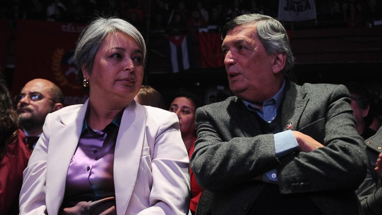 En medio de la campaña oficialista: Socialismo Democrático tensiona al PC tras polémicos dichos de Carmona sobre Marcel