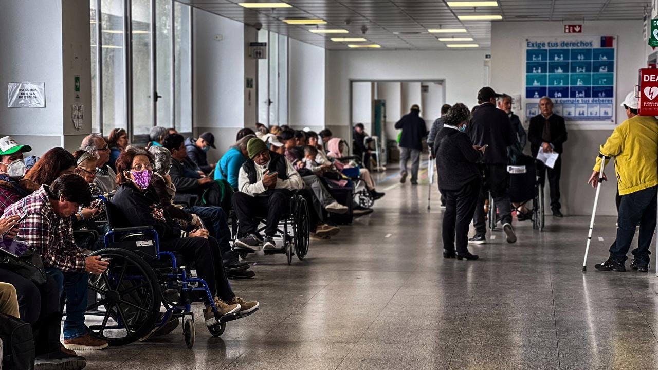 Gobierno acelera atención médica: $73 mil millones para cortar listas de espera y 181 mil atenciones extra