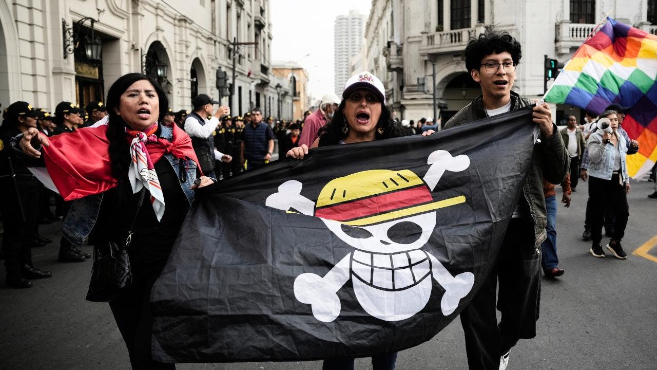 Por qué la reforma de pensiones desató una ola de protestas en Perú y cómo la cultura animé se ha vuelto su emblema