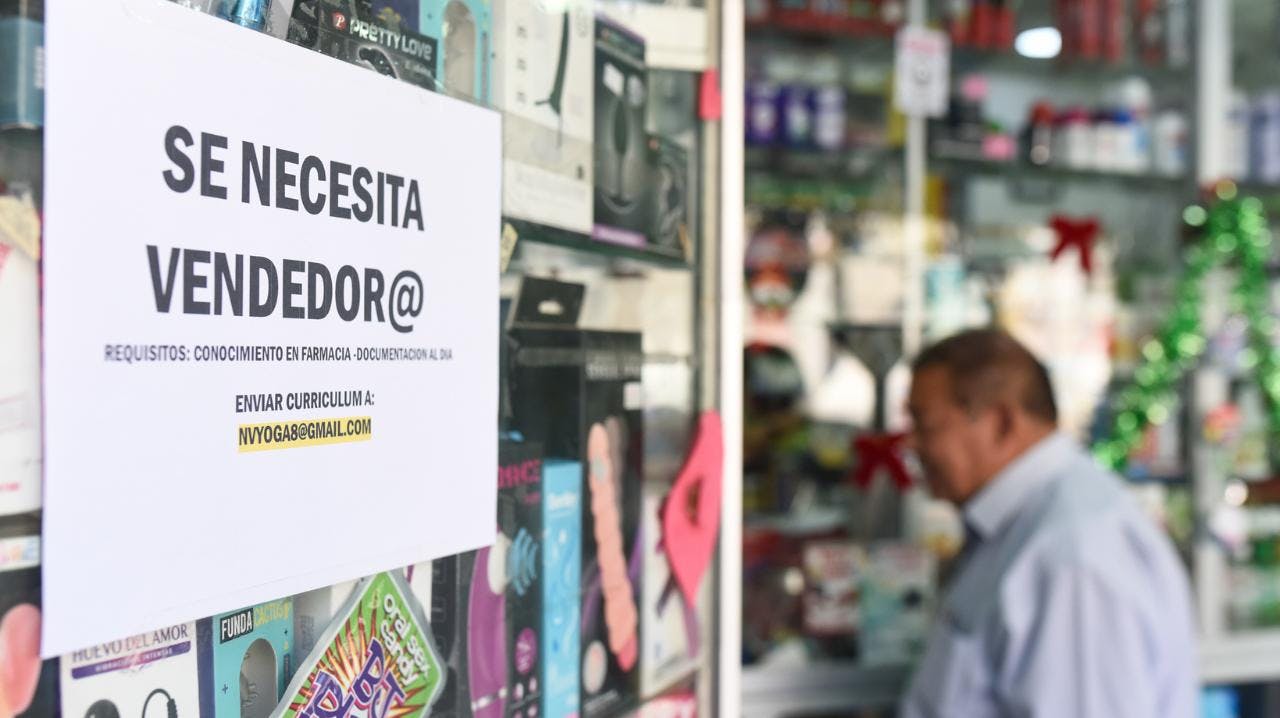 Investigador OCEC-UDP por desempleo ilustrado: “Es importante que los estudiantes tomen decisiones informadas respecto a qué quieren estudiar, si es que hay empleo”