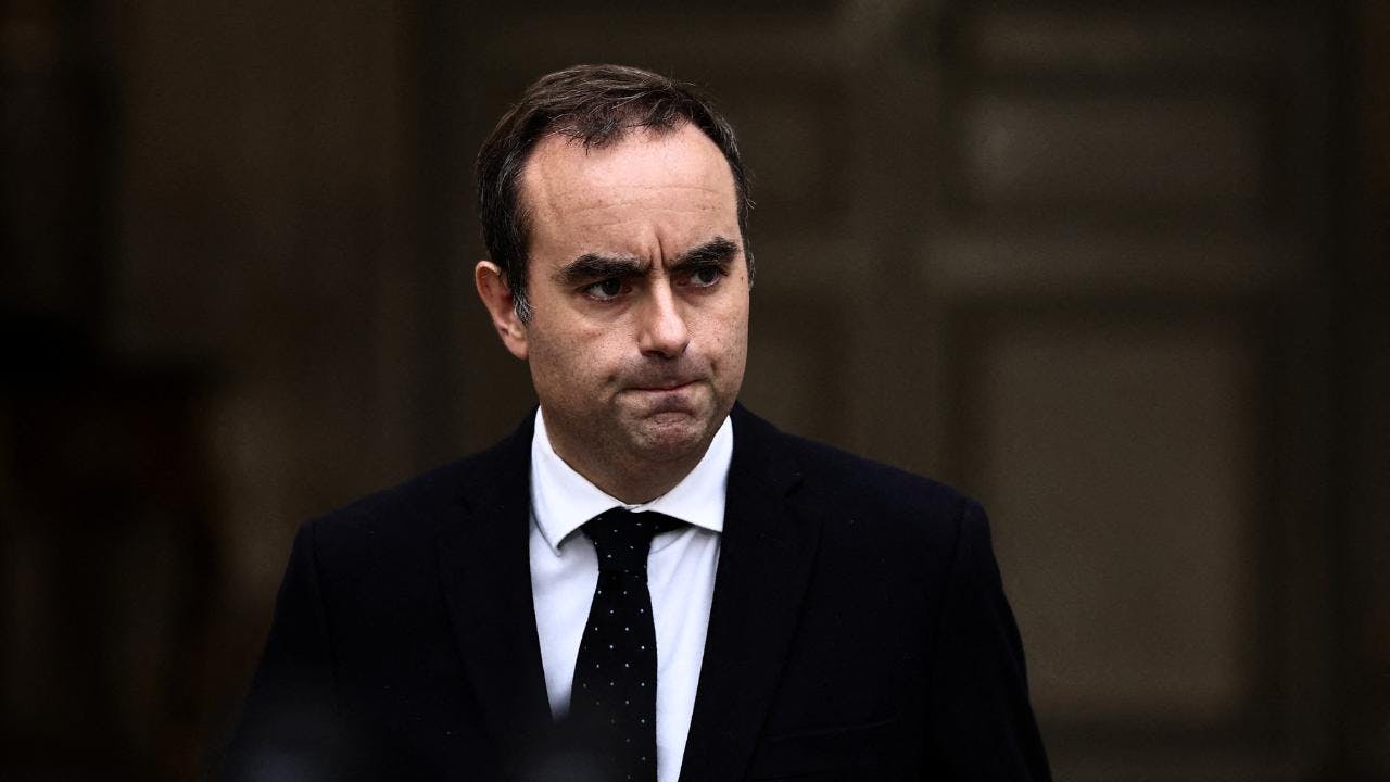 Crisis sin tregua en Francia: primer ministro Sébastien Lecornu renuncia un día después de formar su gabinete