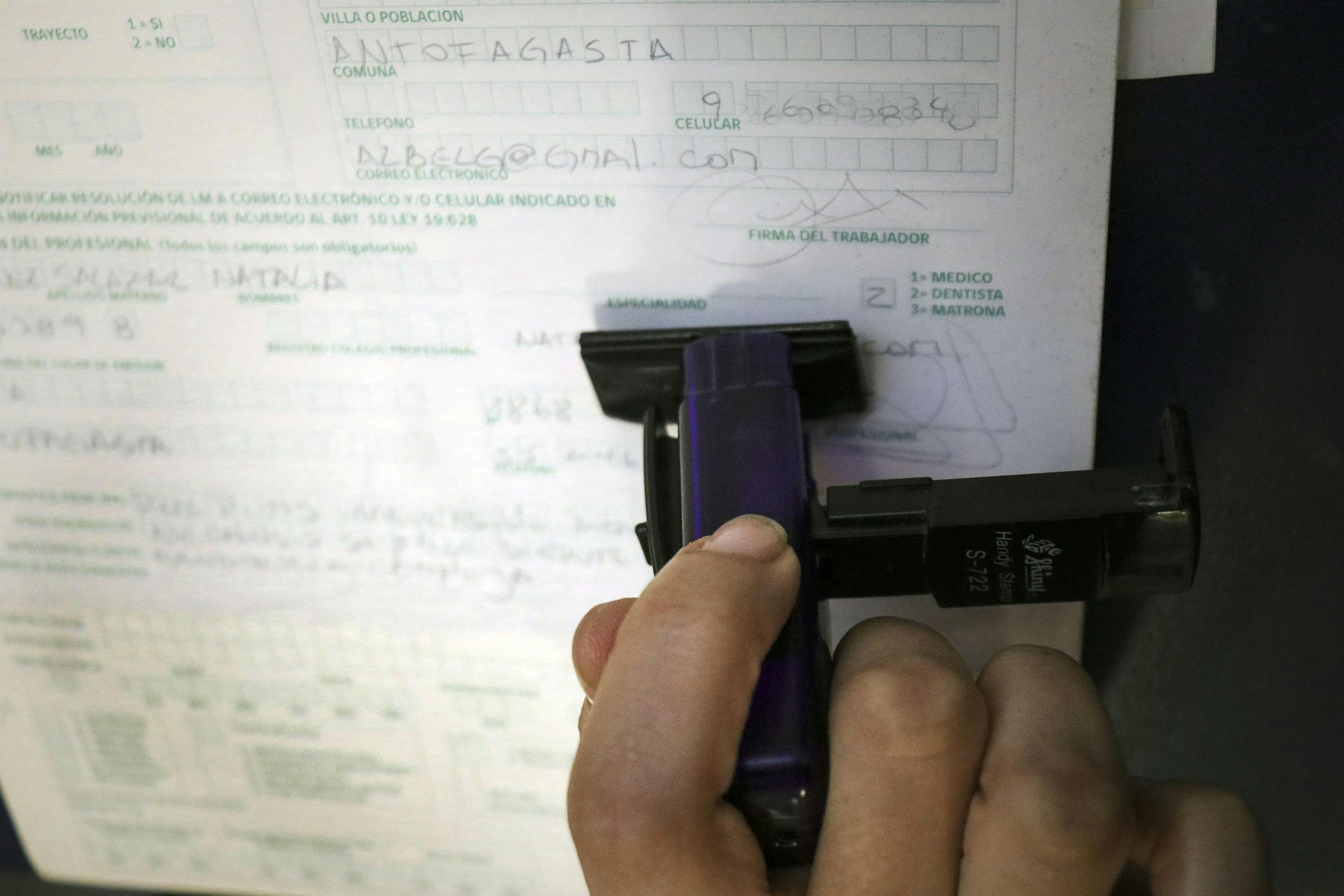 Suseso determina que más de 80 mil trabajadores del sector privado viajaron al exterior con licencia médica