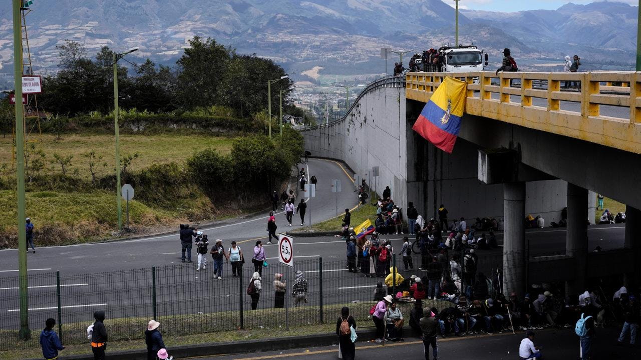 Atacan caravana de Daniel Noboa en medio de protestas por fin del subsidio al diésel en Ecuador