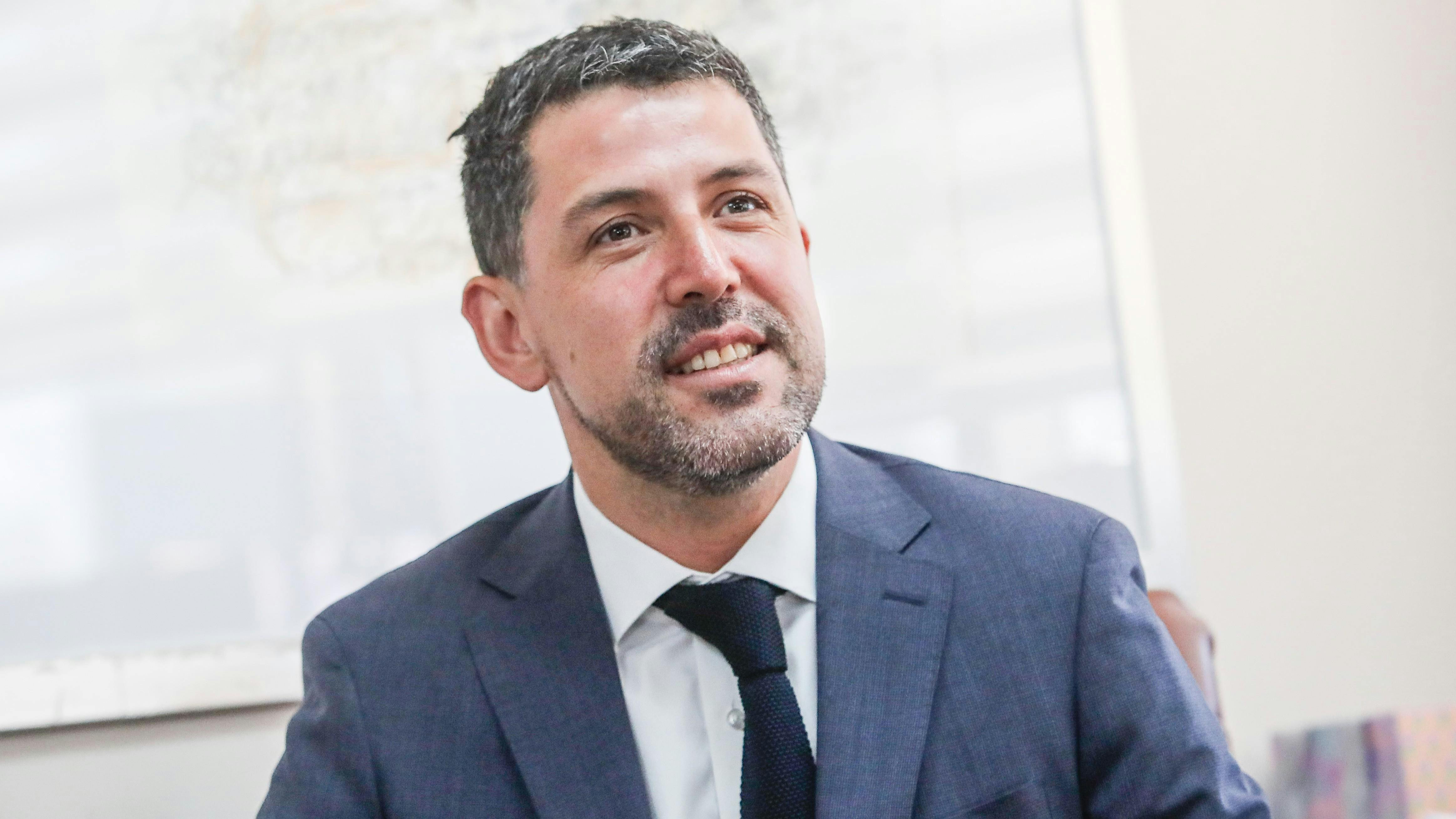 Alcalde de La Florida por desalojo de toma Dignidad: “Tengo una mirada bastante crítica respecto de la gestión que ha tenido el ministro Montes”