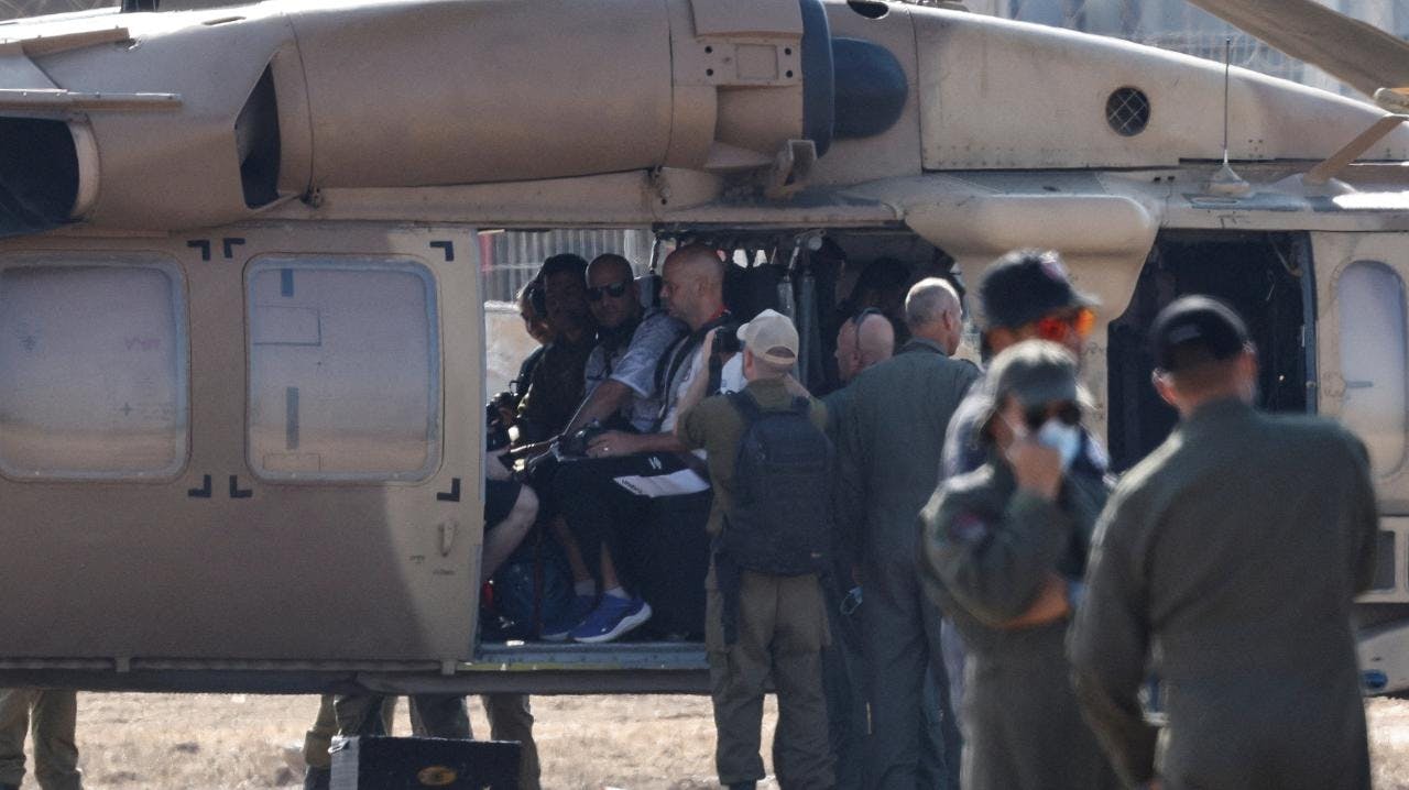 Israel y Hamas concretan el intercambio de rehenes y prisioneros, en el marco del acuerdo de alto el fuego por la guerra en la Franja de Gaza